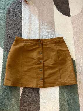 Old Navy Women's Faux Suede Button-Front Mini Skirt in Caramel Brown